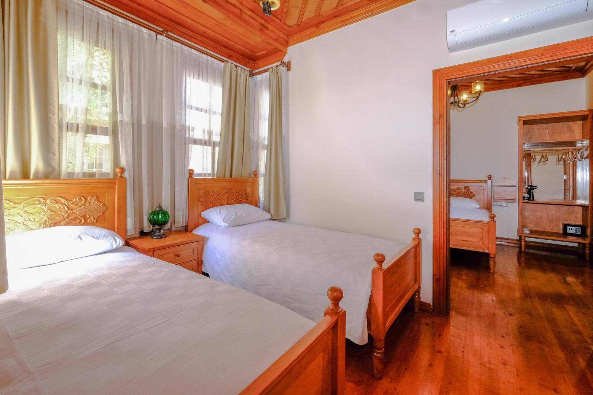 Pina Oldtown Otel
