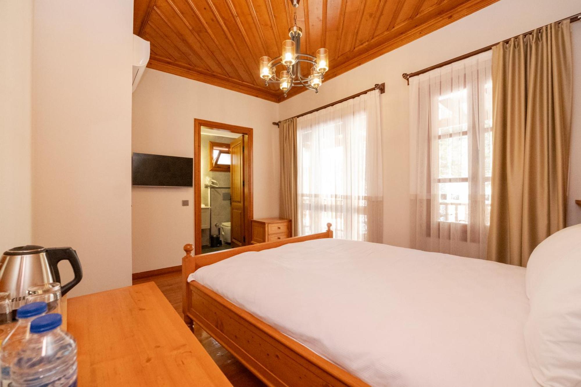 Pina Oldtown Otel Antalya